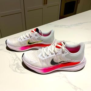 Women’s Nike Zoom Winflo Running Shoes Size 7.